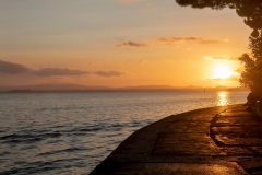 Tramonto sulla passerella del Lago Trasimeno (PG)