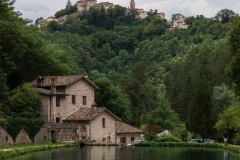 Pesca Sportiva Loch Ness - Veduta su Castello di Montesanto - Sellano (PG)